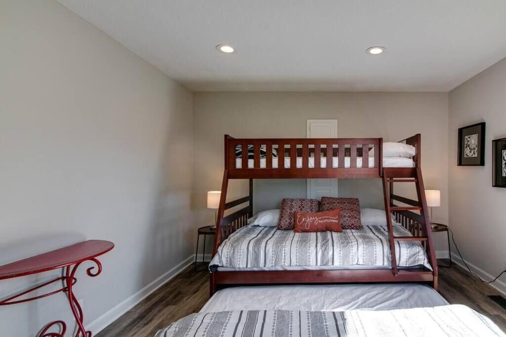 The Residence At Hilltop Acres - Clarksville, Tn エクステリア 写真