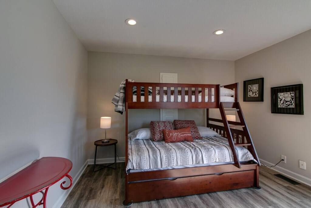 The Residence At Hilltop Acres - Clarksville, Tn エクステリア 写真